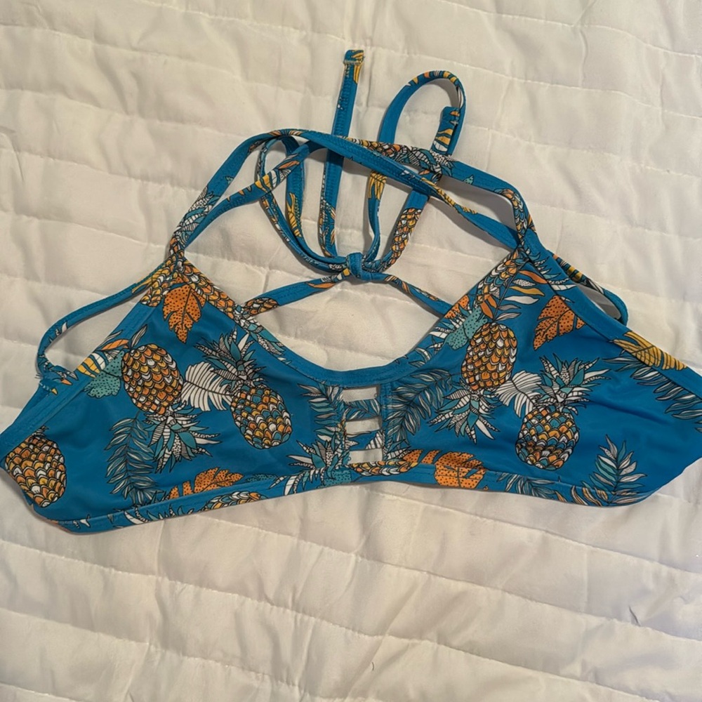 Jolyn tomcat bikini top